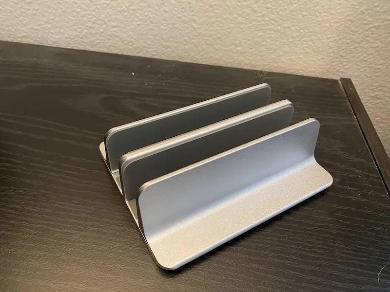 vertical laptop stand empty