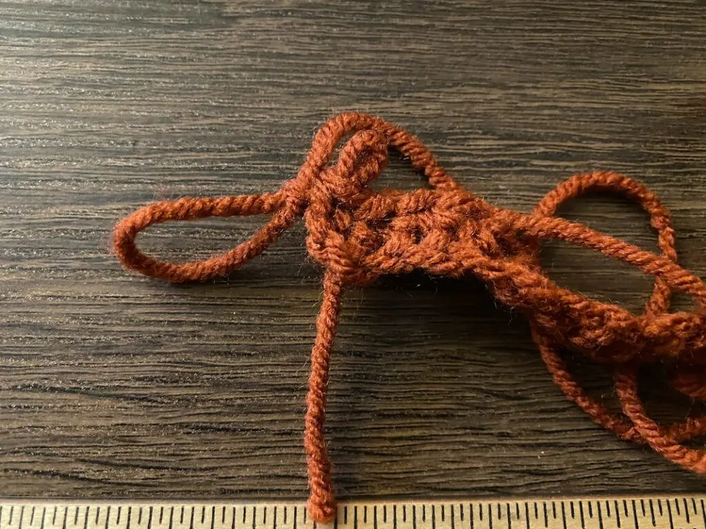 crochet row with slip knot