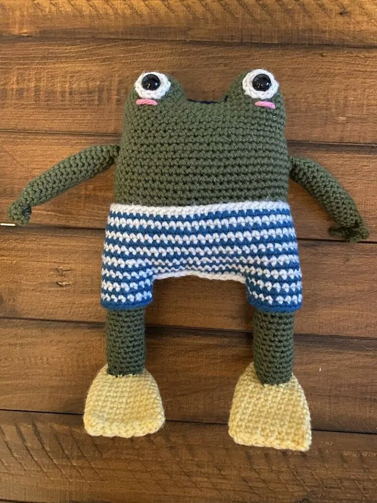 crochet frog